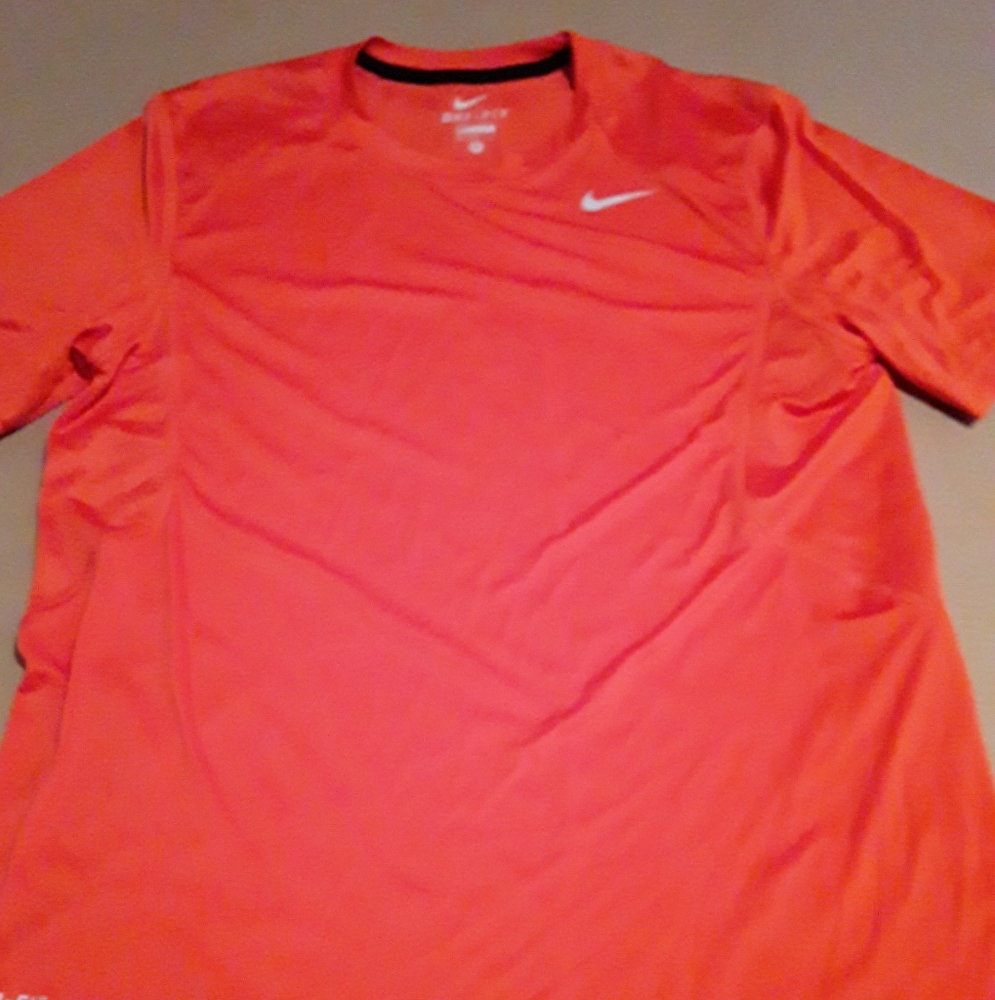 Nike Dry Fit - Picture 1 of 6
